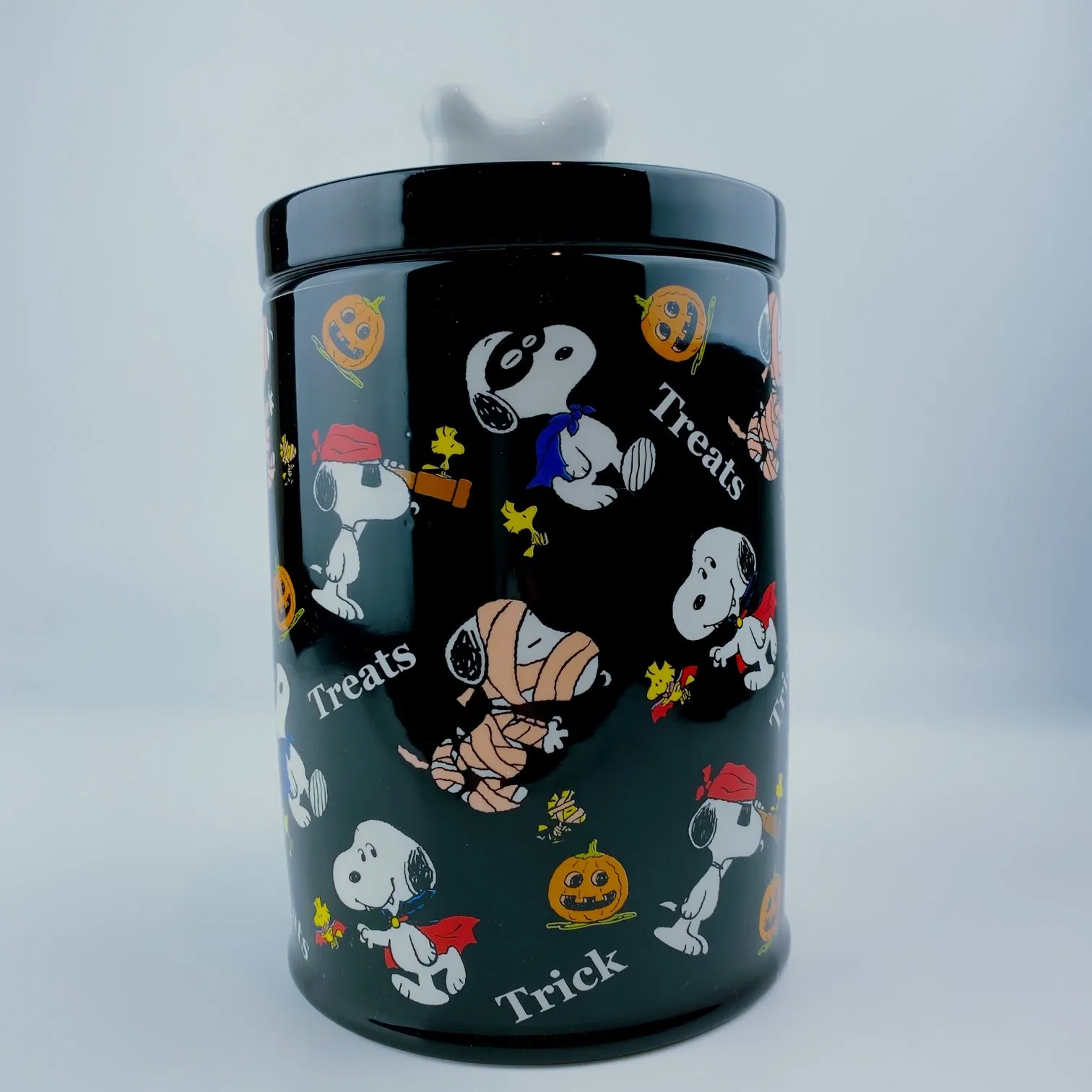 Peanuts Charlie Brown & Friends & Snoopy In Custom 'Treat or Trick' Cookie Jar Canister