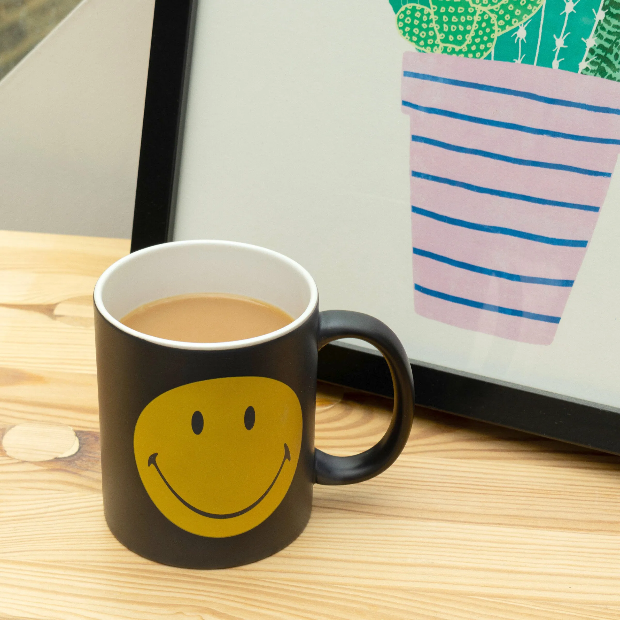 SMILEY - Magic Mug - Black / Yellow